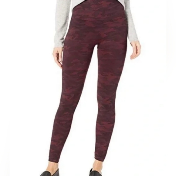 Spanx Look At Me Now Leggings in Red Camo - Picture 2 of 5